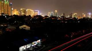 Indonesia pledges $40 billion to modernise Jakarta ahead of new capital
