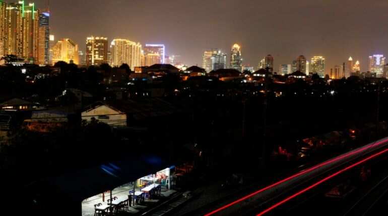 Indonesia pledges $40 billion to modernise Jakarta ahead of new capital