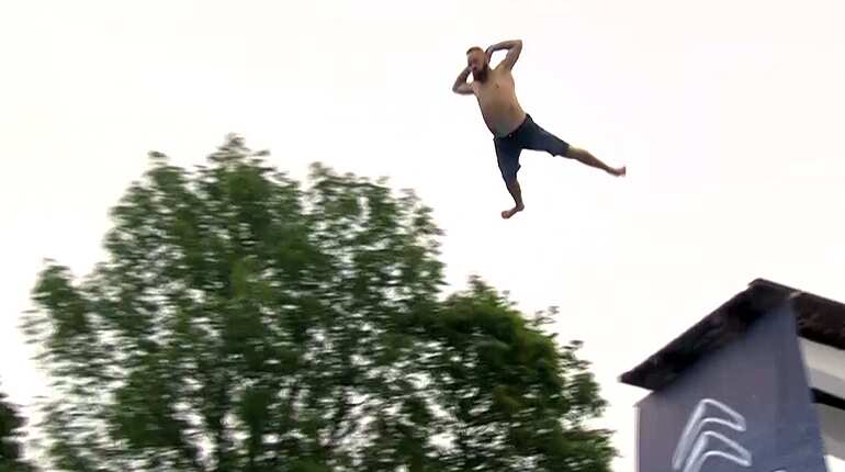 Norwegians take part in 'dods' diving competition