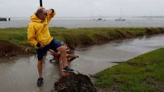 Hurricane Dorian skirts US Carolinas' coast with high winds and rain