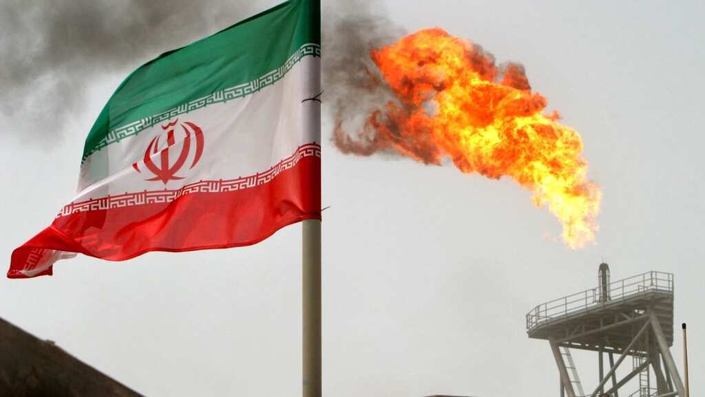 Iranian companies ink deal to develop gas field in tense Gulf