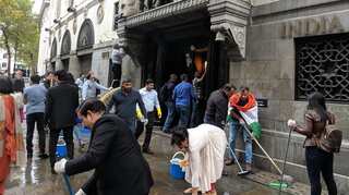 British Indians join hands to clean High Commission after Pakistani protestors' vandalism