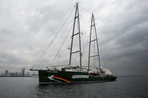 Polish border guards board Greenpeace Rainbow Warrior ship Polish border guards board Greenpeace Rainbow Warrior ship