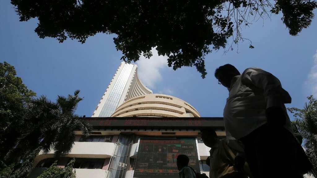 Sensex, Nifty open flat; Yes Bank, Indiabulls Real Estate rise