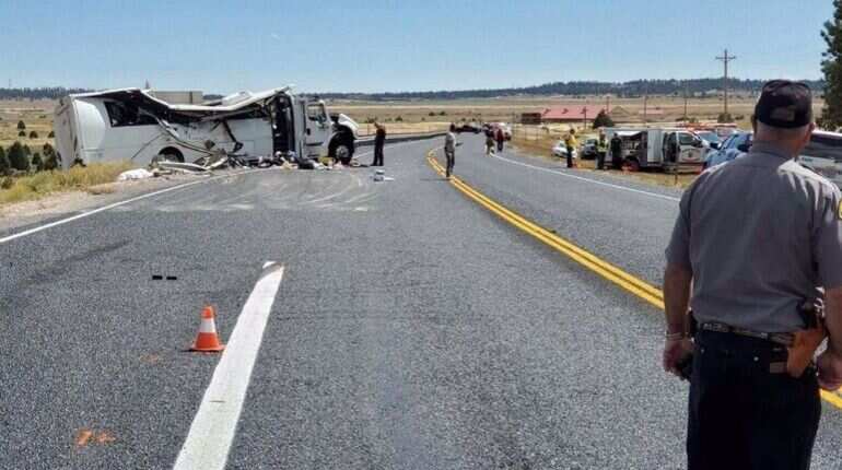 Four dead after bus carrying Chinese tourists crashes in Utah