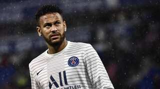 Neymar loses battle to be fit for PSG's Barcelona showdown