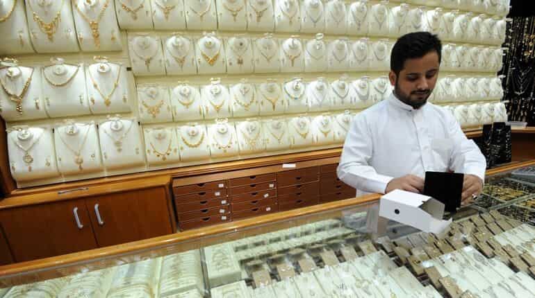 Gold hits more than one-week high on Gulf tensions
