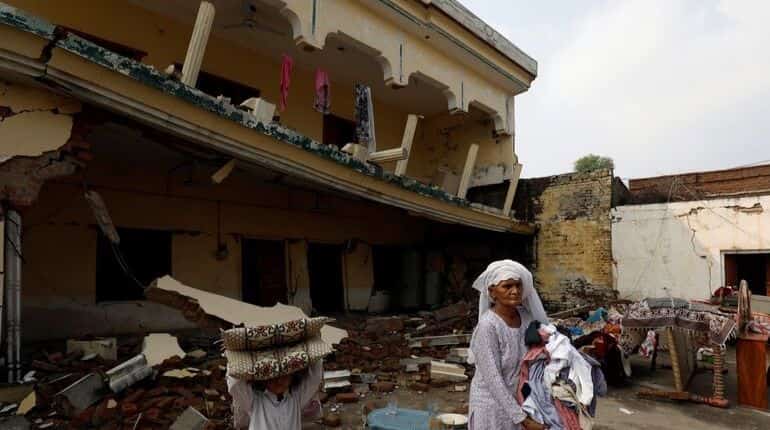 Death toll rises to 37 in Pakistan earthquake, as families bury loved ones