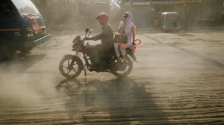 Motorbike ridesharing services surge in popularity in Dhaka Motorbike ridesharing services surge in popularity in Dhaka