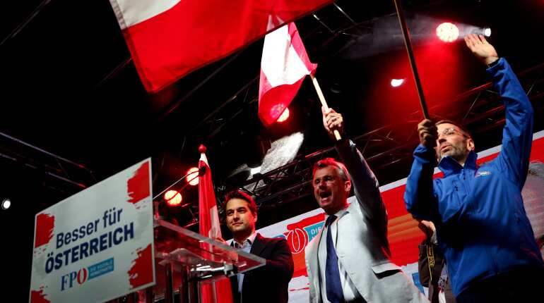 Austrians vote in snap election with conservatives in lead