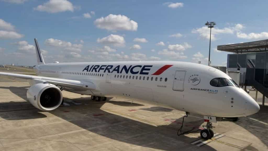 France eases travel restrictions for 7 non-EU countries including UK