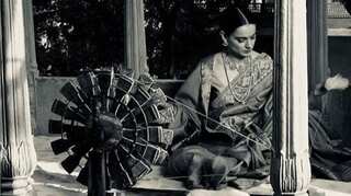 Kangana Ranaut pitches for revival of khadi on Gandhi Jayanti