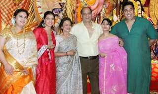Kajol starts Durga Puja celebration with mother Tanuja, sister Tanishaa