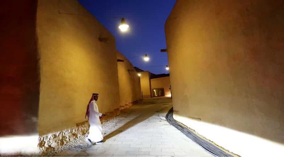 Saudi Arabia allows foreign men and women to share hotel rooms Saudi Arabia allows foreign men and women to share hotel rooms