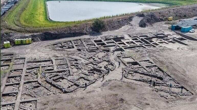 Israel unveils remains of 5,000-year-old city