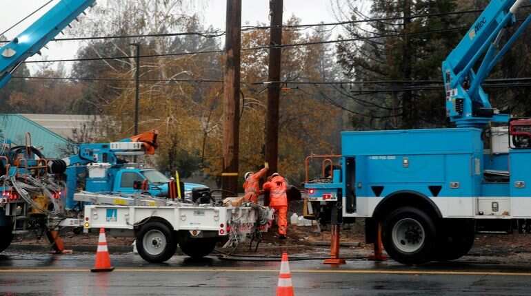Power cut to millions as California faces heightened wildfire risks