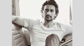 Kunal Kapoor turns a poet on Koffee with Karan