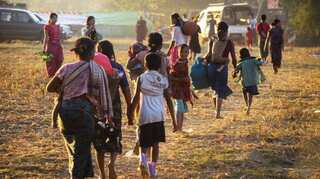 Suspected Rakhine rebels take 31 hostages after storming bus in Myanmar