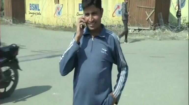 Residents of Jammu and Kashmir express joy after restoration of postpaid mobile services Residents of Jammu and Kashmir express joy after restoration of postpaid mobile services