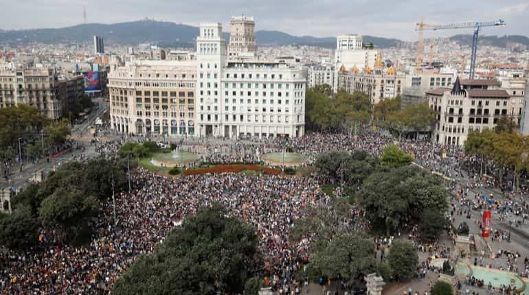 Activists gear up for weekend of mass protest in Barcelona
