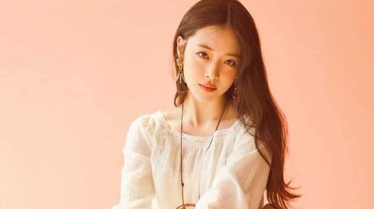 K-pop singer decries cyber bullying after death of 'activist' star Sulli