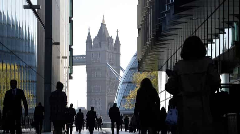 United Kingdom hiring falls by most in over four years as Brexit nears United Kingdom hiring falls by most in over four years as Brexit nears