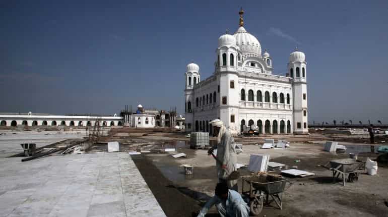 Pakistani cleric threatens Sikh pilgrims from visiting Kartarpur Gurdwara