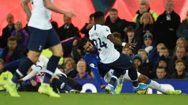 Andre Gomes suffers horror ankle injury, 'devastated' Son Heung-min sees red as Everton deny Tottemham Hotspurs Andre Gomes suffers horror ankle injury, 'devastated' Son Heung-min sees red as Everton deny Tottemham Hotspurs