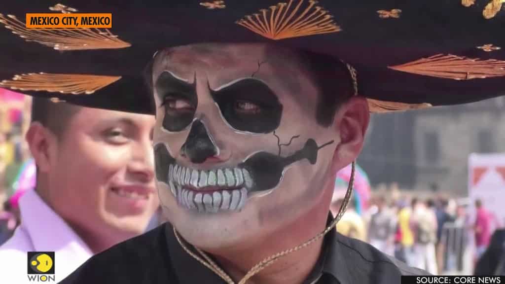 Day of the Dead altars take over Mexico City's main square