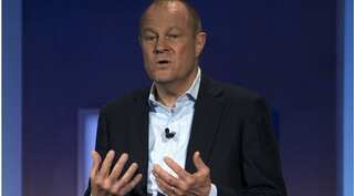 Gap CEO exiting as forecast cut casts doubt on turnaround