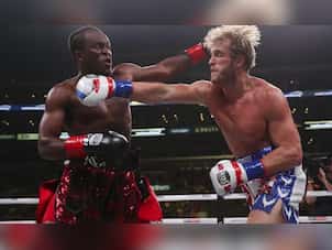 KSI defeats Logan Paul in bout of YouTube boxers