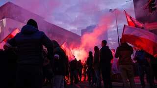 Polish far-right groups march on independence anniversary