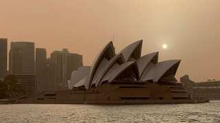 Australia braces for more fires as extreme temperatures predicted