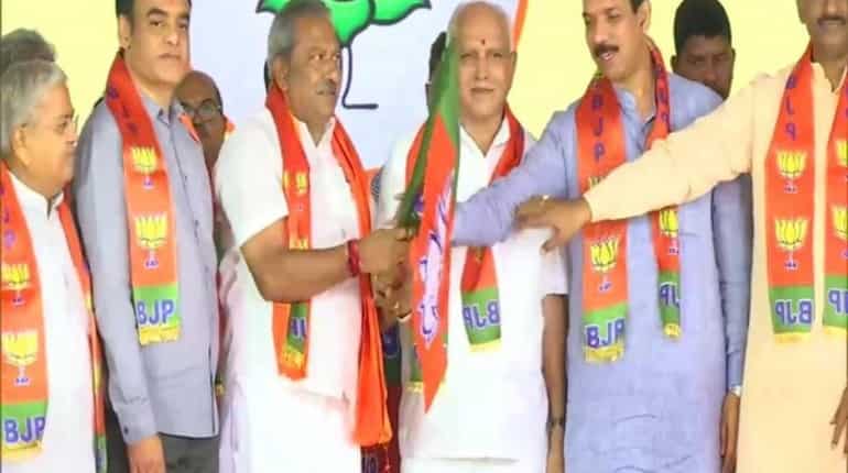 15 disqualified Karnataka MLAs join BJP