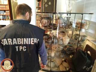 Archaeological crime gang uncovered in Italy, 10,000 artefacts recovered