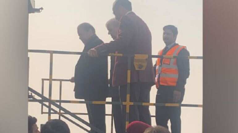 Former Pakistan PM Nawaz Sharif leaves for London for treatment