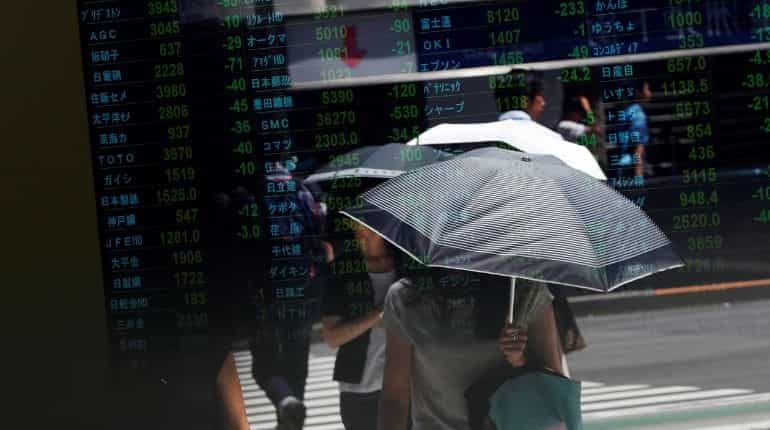 Flare-up of Sino-US tensions over Hong Kong knocks world shares off 22-month high Flare-up of Sino-US tensions over Hong Kong knocks world shares off 22-month high