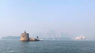 Bushfire threat spreads, wreaks havoc in Australia as Sydney chokes
