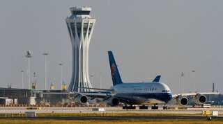 Chinese airlines turn to Asia as long-haul losses pile up