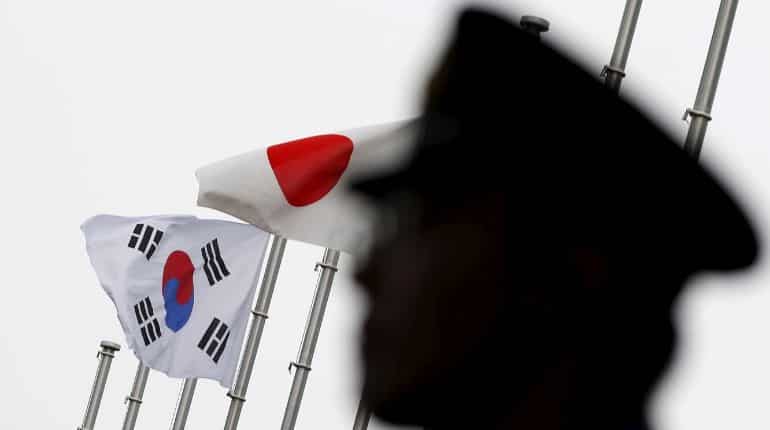 South Korea, Japan in fresh spat over intelligence-sharing pact