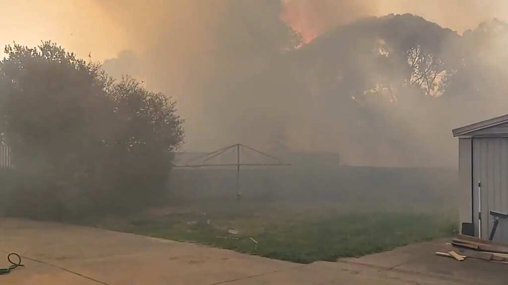 Massive dust storm turns Australian city red