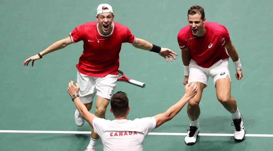 Canada see off Australia to reach Davis Cup semis