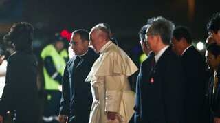 Pope Francis arrives in Japan to preach anti-nuclear message