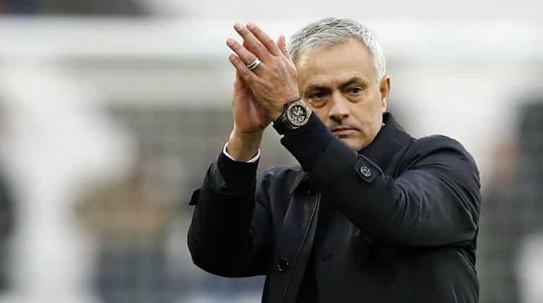 Football: Jose Mourinho aiming to add to Chelsea's woes