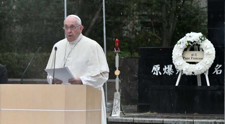 Pope urges abolition of nuclear weapons at Nagasaki ground zero Pope urges abolition of nuclear weapons at Nagasaki ground zero