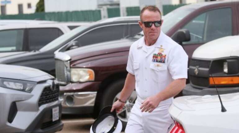 US Navy defies Trump, proceeds in effort to expel SEAL US Navy defies Trump, proceeds in effort to expel SEAL