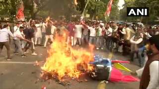 Youth Congress leaders protest against BJP's govt formation in Maharashtra