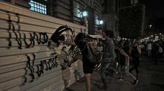 'Glitter Revolution': Protesters demand end to violence against women in Mexico