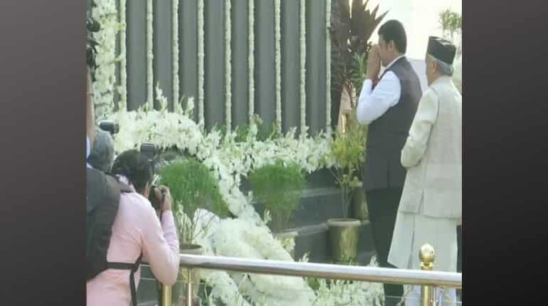 Maharashtra Chief Minister Fadnavis and governor pay tribute to 26/11 victims at memorial Maharashtra Chief Minister Fadnavis and governor pay tribute to 26/11 victims at memorial