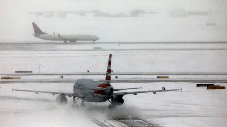 Blizzard in Colorado forces roads shut, flights cancelled one day before Thanksgiving Blizzard in Colorado forces roads shut, flights cancelled one day before Thanksgiving